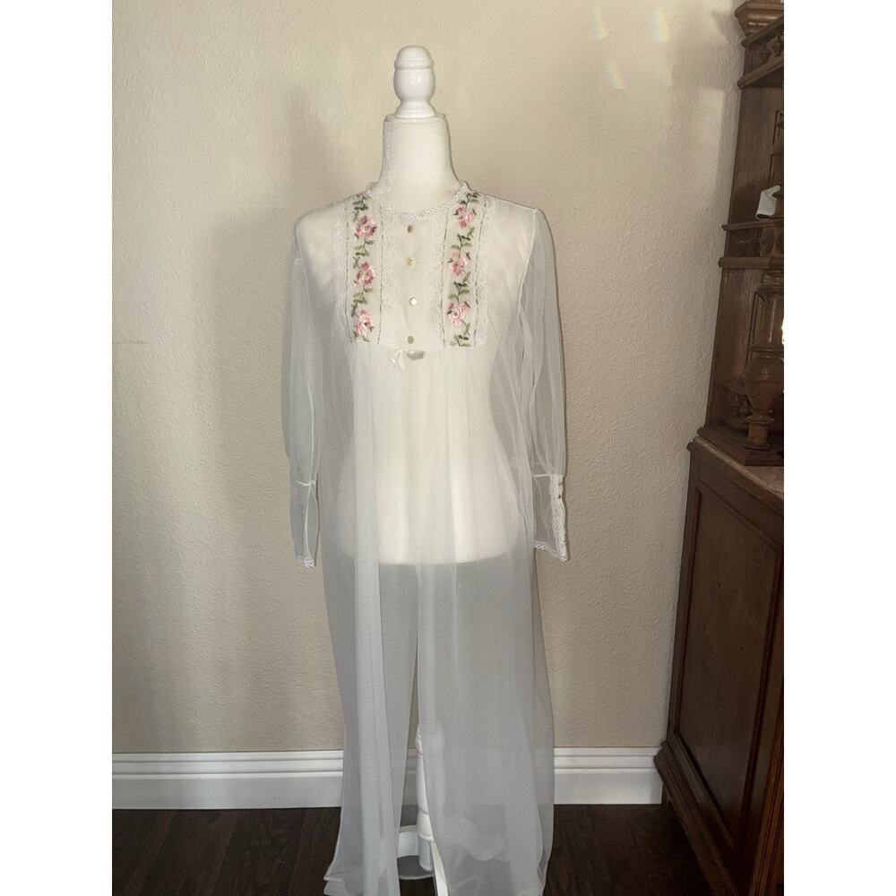 Erica Loren Peignoir Robe Nylon White Medium Embroidered Pink Flowers